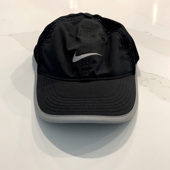 Nike Mesh Hat - Picture 1 of 4